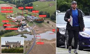 Coleen rooney ретвитнул(а) wayne rooney. Wayne And Coleen Rooney Add Access Road To 20m Mansion Daily Mail Online