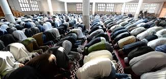 Résultat de recherche d'images pour "priere mosque senegal"