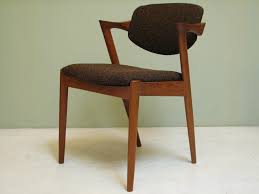 Black contemporary desk chair chrome arms. Modern Desk Chair No Wheels