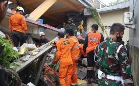 Hundreds of people were injured and hospitals, damaged by the magnitude 7.5 quake, were overwhelmed. Kizdoux9gy4szm