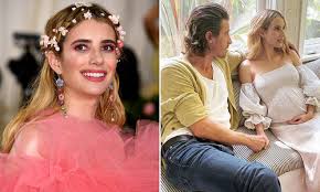 Congratulations are in order for american horror story star emma roberts, who is expecting her first child with her boyfriend, garrett hedlund. Emma Roberts Partner And Boyfriend Meet Garrett Hedlund The Father Of Her Baby Capital
