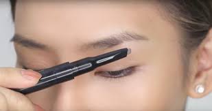 This is how to apply eyeshadow, and the best way to apply mascara, eyeliner, and more. Exactly How To Tweeze Trim Shape And Groom Your Eyebrows Fashionista