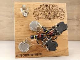 The obsidianwire custom sc is a split coil / coil tap upgrade wiring harness for your les paul®. Prewired Kit Les Paul Coil Split Arty S Custom Guitars