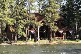 beautiful lake house als near me