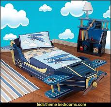 airplanes themed bedroom decor
