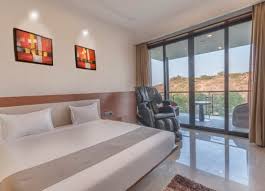 Palette hill view resort welcomes you to the lush green beauty of vagamon meadows to enjoy a splendid time with us. Hill View Resort Best Hotel In Bhuj Kutch Resort In Kutch Bhuj Hotel Booking