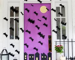 25 diy halloween door decorations