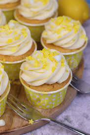 Lemon Drizzle Cake In Cups gambar png