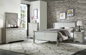 Silver highlights and a champagne finish complete with mood lighting trim and a beveled mirror are. Acme 26730q 5 Pc Louis Philippe Iii Platinum Finish Wood Sleigh Queen Bedroom Set