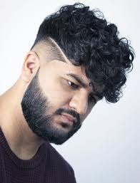 This hairstyle is for men with round faces it is for those as hairstyles for men with curly hair and round faces. 20 Selected Haircuts For Guys With Round Faces