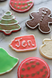 Its consistency can be adjusted quite easily and color modified with food coloring. Easy Cookie Icing Handle The Heat