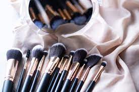 luxurious black makeup brushes