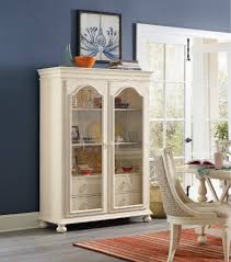 decorate a dining room hutch