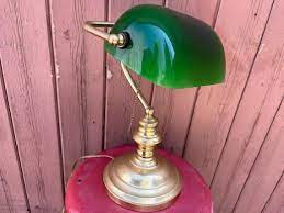 Banker Desk Lamp Classic Green Glass