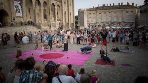 Festival off d'Avignon 2021 : craignant une annulation, les organisateurs  tirent la sonnette d'alarme