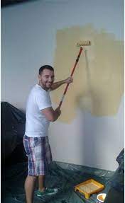 Работник, който боядисва помещения, сгради и под. Anton Hekimyan Stana Boyadzhiya Lifestyle Bg