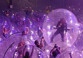 flaming lips use of plastic bubbles at