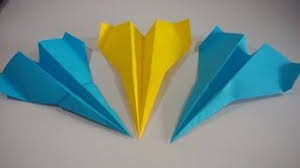 Como hacer un avion con papel resiclando. Como Hacer Un Avion De Papel Que Vuela Muy Rapido Youtube
