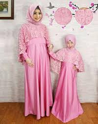Jika anda saat ini dalam waktu dekat akan melakukan prosesi lamaran. 20 Model Baju Muslim Couple Ibu Dan Anak Terbaru 2020