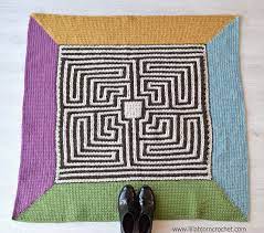 ravelry roman labyrinth rug pattern by