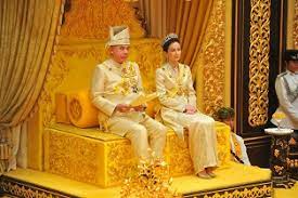 Hari keputeraan atau hari ulang tahun sultan perak, sultan nazrin muizzuddin shah akan disambut pada setiap jumaat pertama dalam bulan november bermula dari tahun 2016. 331 Individu Terima Pingat Sempena Ulang Tahun Keputeraan Sultan Perak 5 November 2017