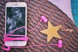Rose Gold Iphone 6 With Pink Earphones