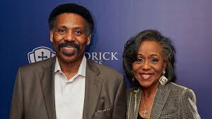 Tony Evans Shares That His Wife Lois Has Died At 70 Cnn