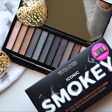 smokey palette by makeup revolution