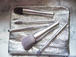 travel friendly makeup brush sets
