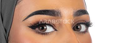 a close up image of the eyes of a saudi