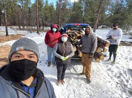 Wybierz z szerokiej gamy podobnych scen. No Cold Elders Volunteers Provide Firewood For Navajo Families Ahead Of Winter Navajo Hopi Observer Navajo Hopi Nations Az
