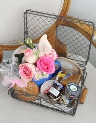 the gracious guest diy gift baskets
