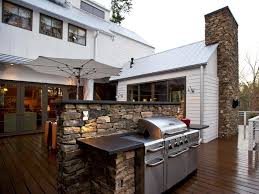 benefits of adding an outdoor kitchen