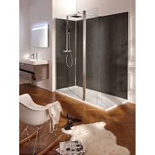 La salle de bain est la pièce la plus propice aux moisissures. 4 Solutions Pratiques Et Deco Pour Rajeunir Les Murs De La Salle De Bains
