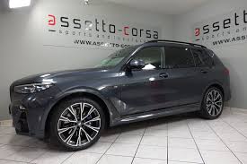 That space and interior finish make it a compelling and more practical range rover. Bmw X7 M50i