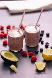 low carb healthy berry smoothie