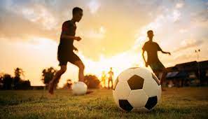 Sports can, through casual or organized participation, improve one's physical health. Corona Kaum Sport Aber Mehr Bewegung Aponet De