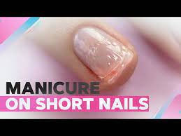 manicure on short nails sealing the