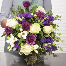 Send joy and smiles with a birthday package delivery right to their door. Send Flowers To Germany Online Flower Delivery Aquarelle