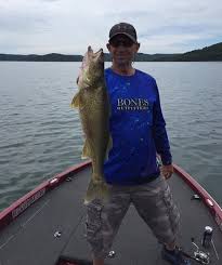 b fishing on table rock lake
