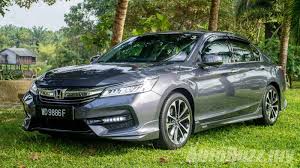 Start following a car and get notified when the price drops! First Drive Honda Accord Facelift 2 0 2 4 Vti L The Comfort Cruisers Autobuzz My