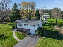 75 Hogback Road Pittstown Nj 08867