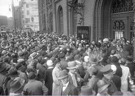 Im oktober 1929 begann der amerikanische börsenindex „dow jones zu stagnieren und schließlich zu sinken. Weltwirtschaftskrise 1929 Geschichte Kompakt