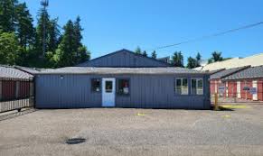 storage units in gladstone or on 82nd