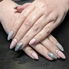 nail salons open late in vancouver bc