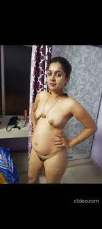Indian cute bhabhi nude show in front of cam