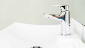 how to remove a stuck faucet handle