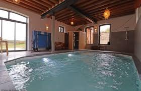 location maison avec piscine privée en