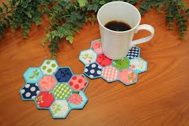 ith hexagon applique mug rug embroidery