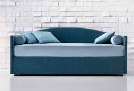 Less è un divano letto singolo per camerette moderne o camere destinate agli ospiti, disponibile in due modelli: Letti Imbottiti Camerette Per Ragazzi